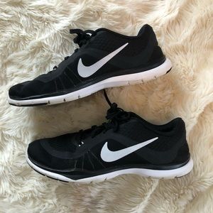Nike Flex TR6 Tennis Shoes